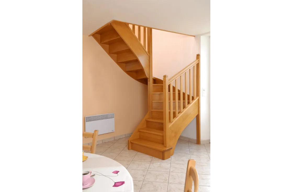 Escalier 1/2 tournant en bois exotique