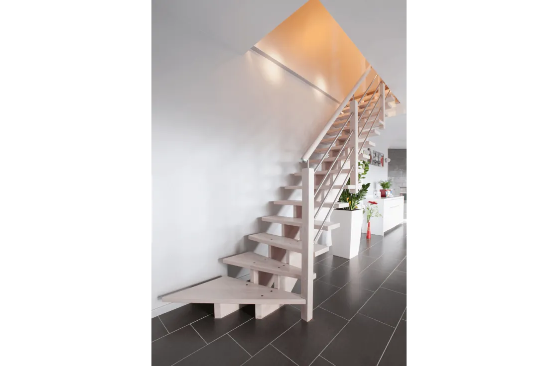 Escalier droit en hêtre et inox