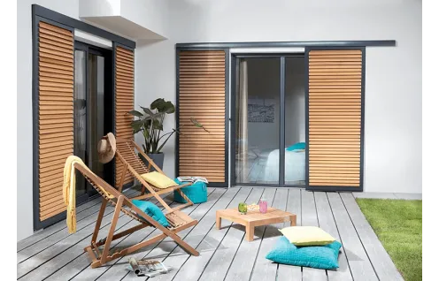 Brise-soleil coulissant lames débordantes