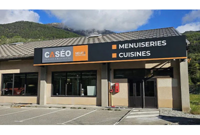 Magasin de menuiseries extérieures et intérieures sur-mesure à Briançon