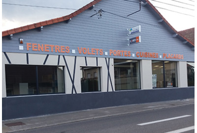 Magasin de menuiseries extérieures et intérieures sur-mesure à Louhans